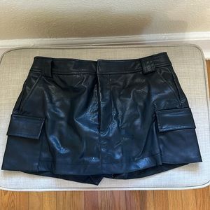 Zara black women’s leather skort